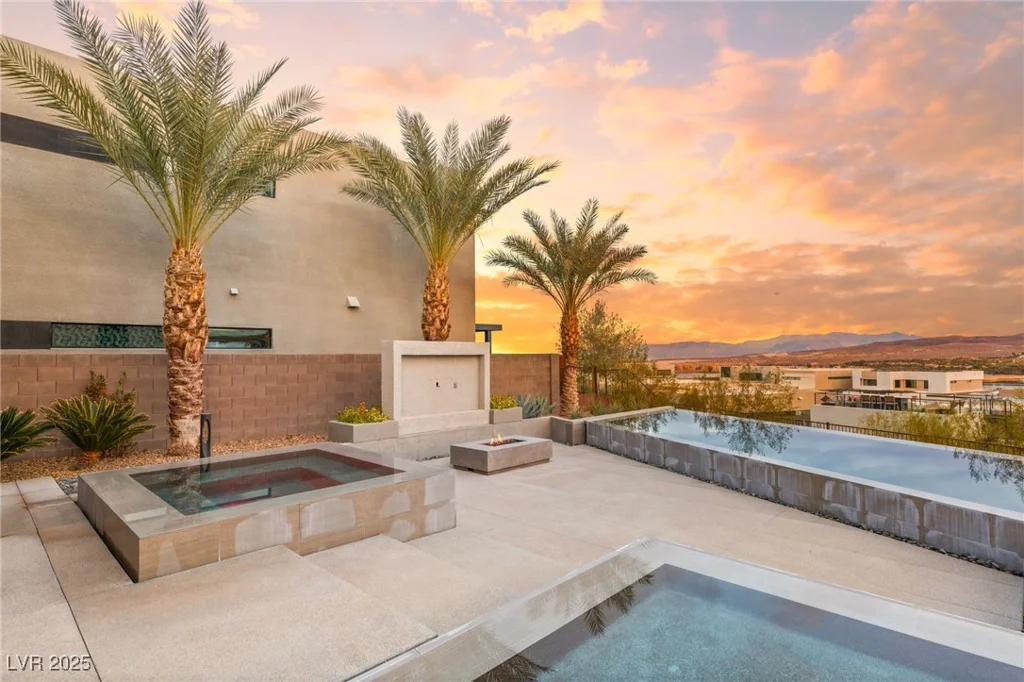 12 Falling Canyon, Henderson, NV 89011