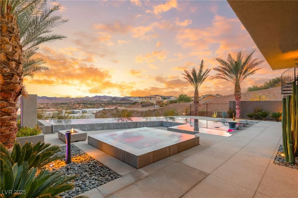 12 Falling Canyon, Henderson, NV 89011