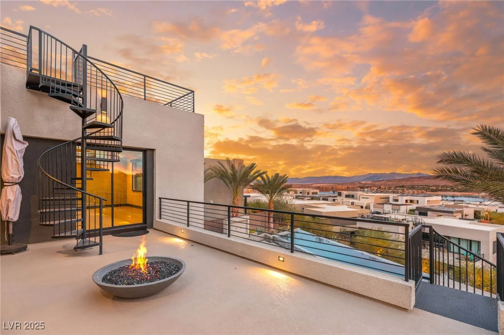 12 Falling Canyon, Henderson, NV 89011