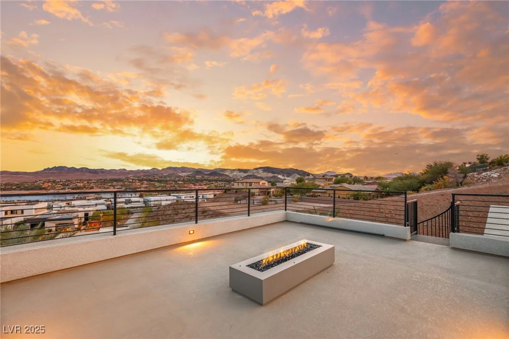 12 Falling Canyon, Henderson, NV 89011