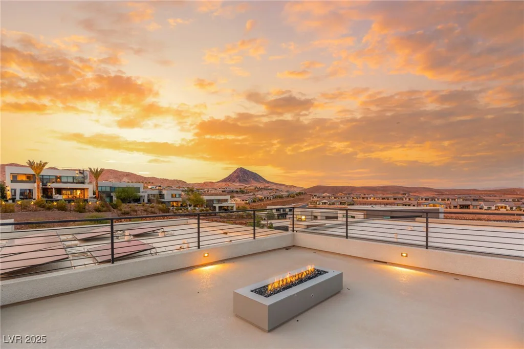 12 Falling Canyon, Henderson, NV 89011