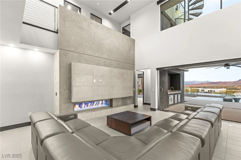 12 Falling Canyon, Henderson, NV 89011