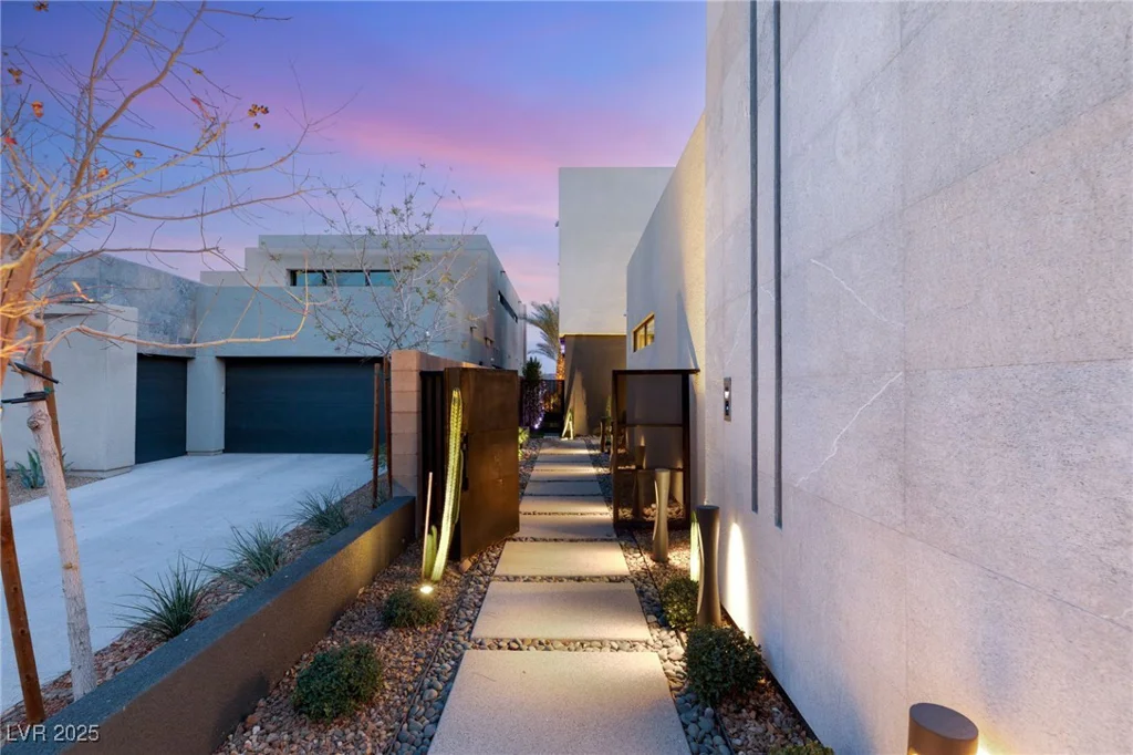 12 Falling Canyon, Henderson, NV 89011