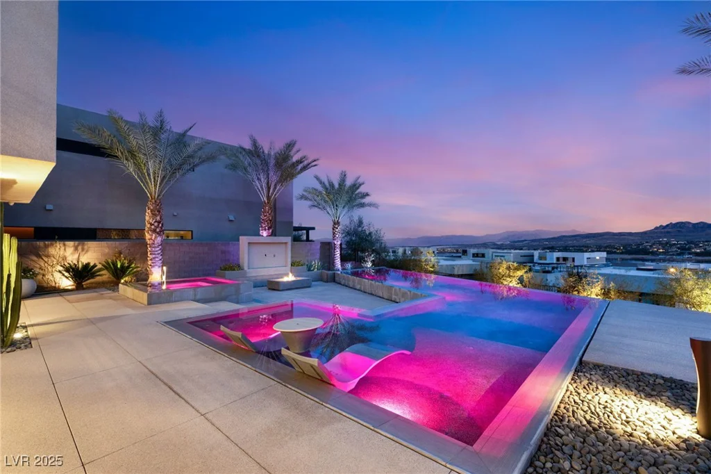 12 Falling Canyon, Henderson, NV 89011