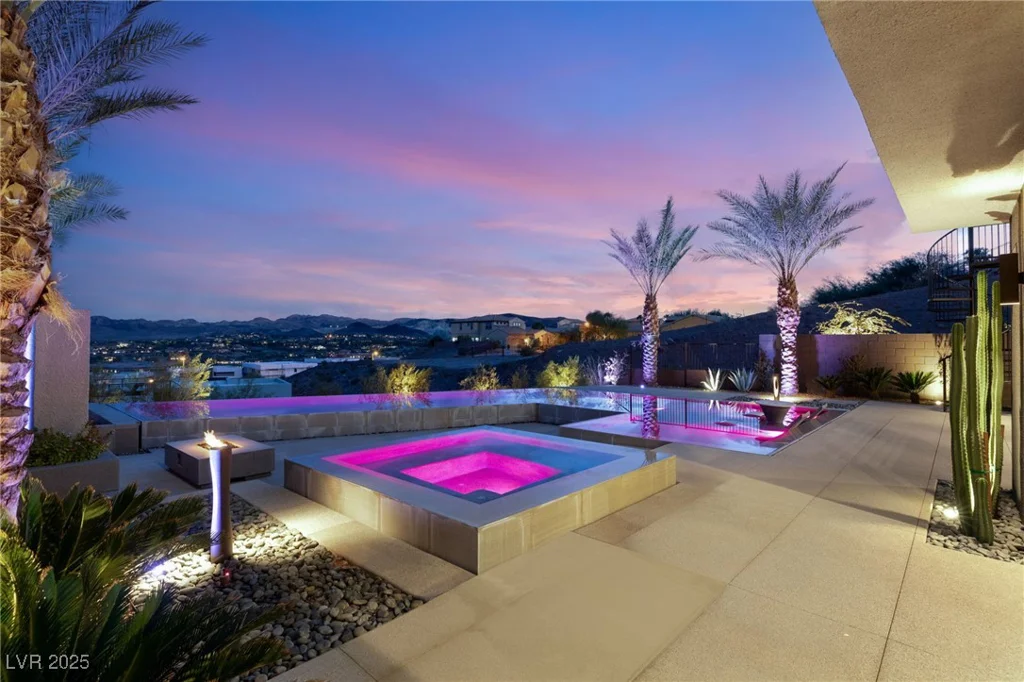 12 Falling Canyon, Henderson, NV 89011