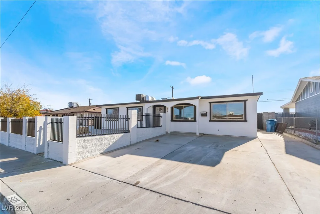 6425 Evergreen, Las Vegas, NV 89107