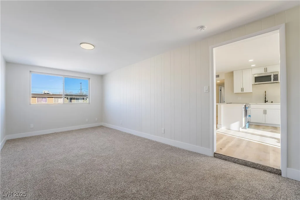 6425 Evergreen, Las Vegas, NV 89107