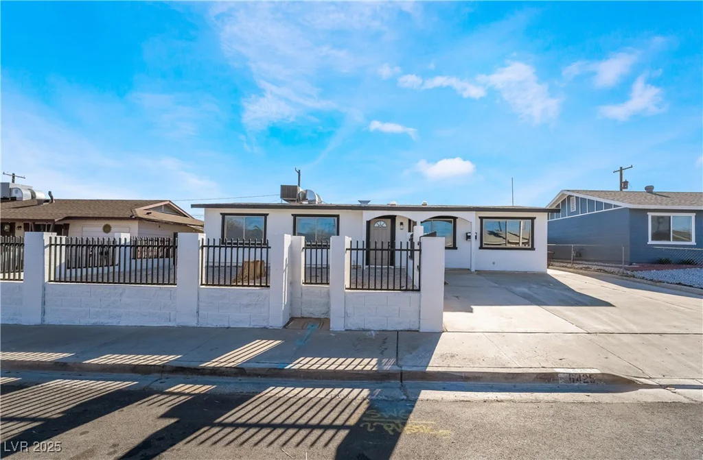 6425 Evergreen, Las Vegas, NV 89107