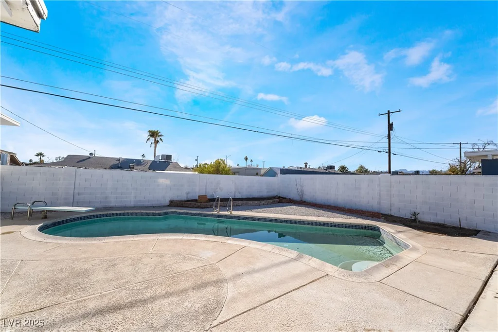 6425 Evergreen, Las Vegas, NV 89107