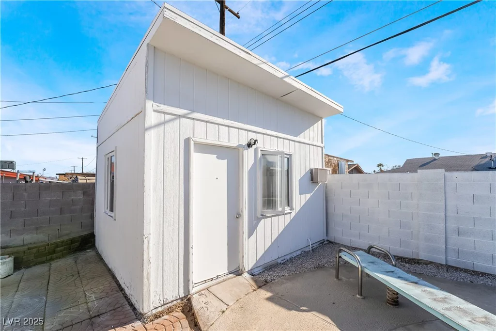6425 Evergreen, Las Vegas, NV 89107