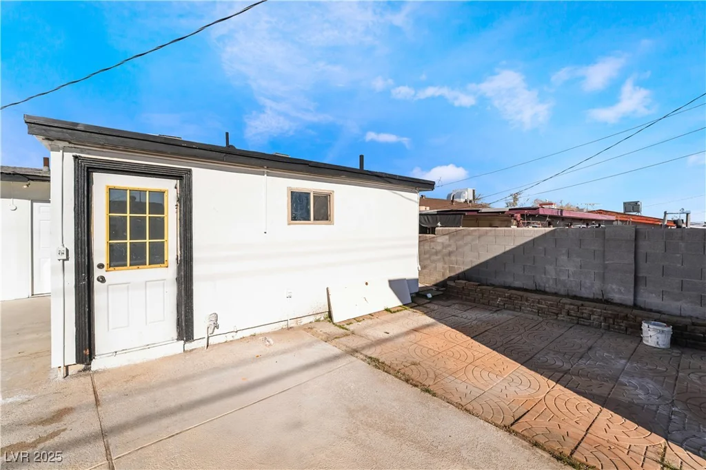 6425 Evergreen, Las Vegas, NV 89107