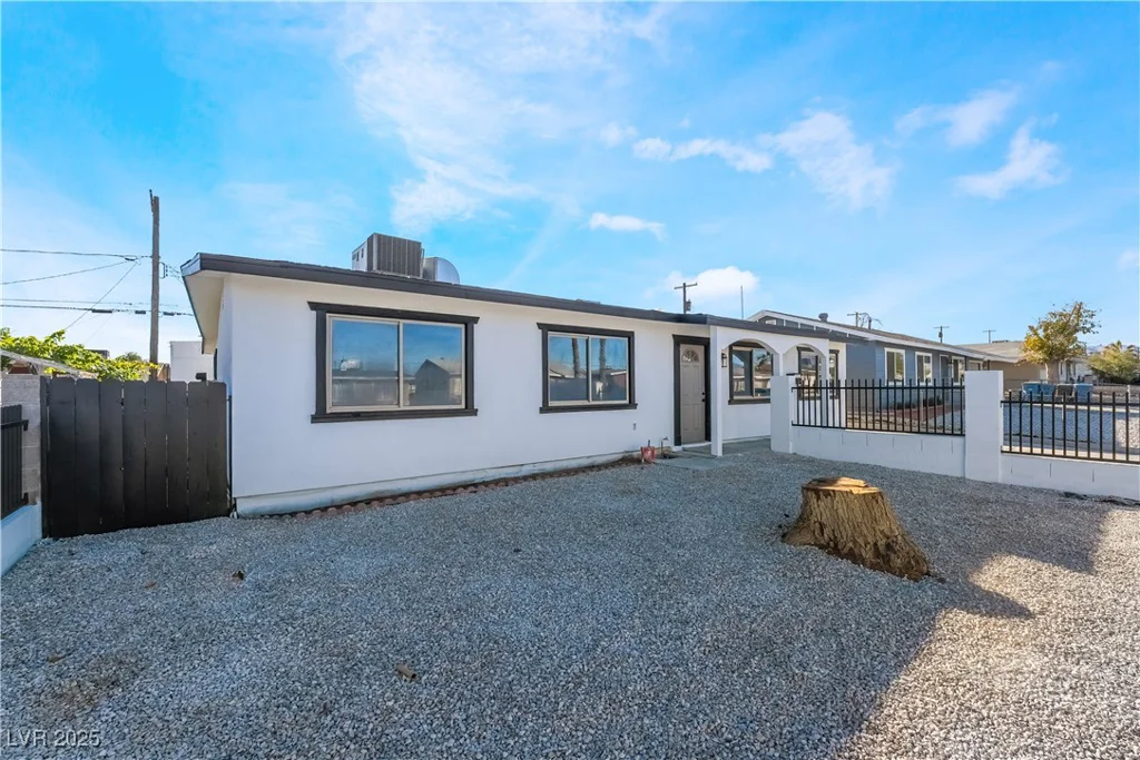 6425 Evergreen, Las Vegas, NV 89107