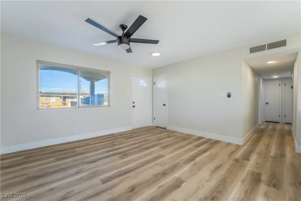 6425 Evergreen, Las Vegas, NV 89107