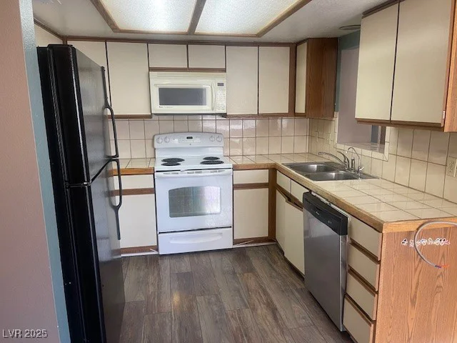 1325 Del Mar, Las Vegas, NV 89119
