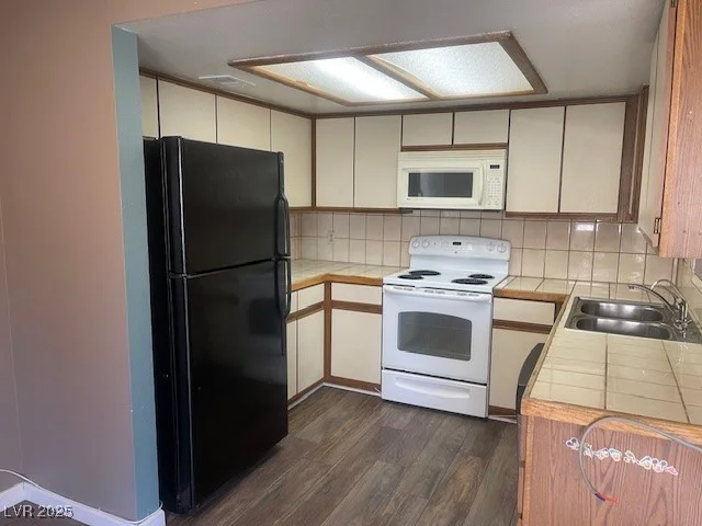 1325 Del Mar, Las Vegas, NV 89119