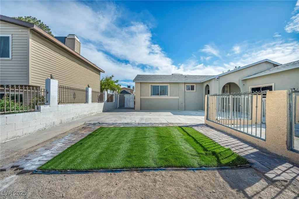 3975 Tillamook, Las Vegas, NV 89115