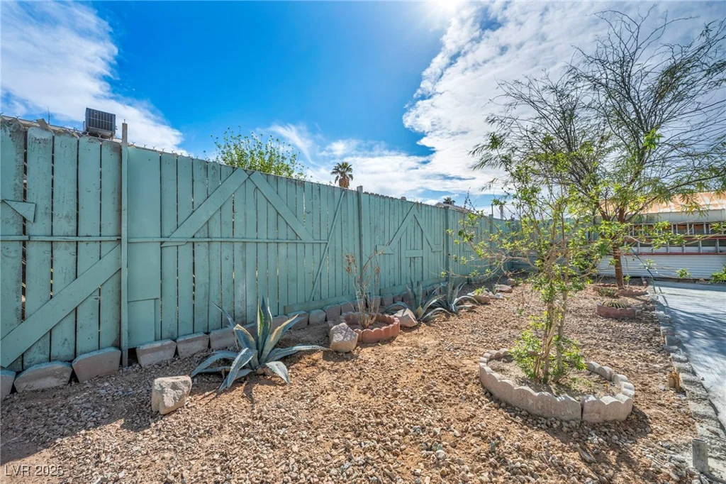 3975 Tillamook, Las Vegas, NV 89115