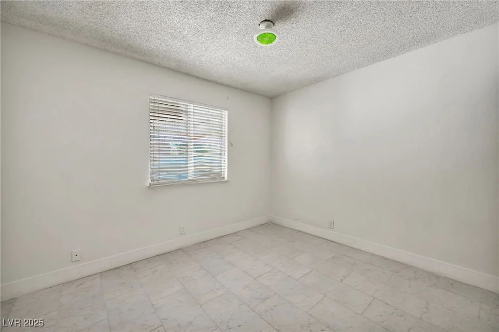 3975 Tillamook, Las Vegas, NV 89115