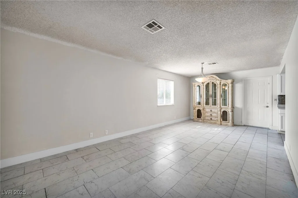 3975 Tillamook, Las Vegas, NV 89115