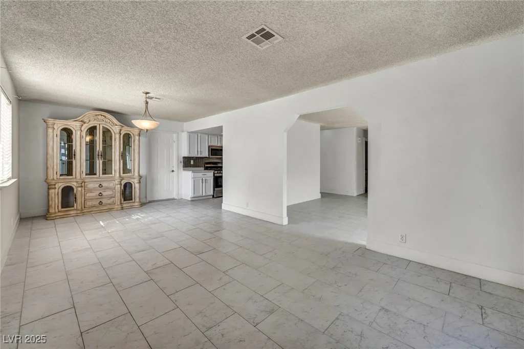 3975 Tillamook, Las Vegas, NV 89115