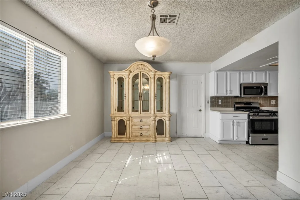 3975 Tillamook, Las Vegas, NV 89115