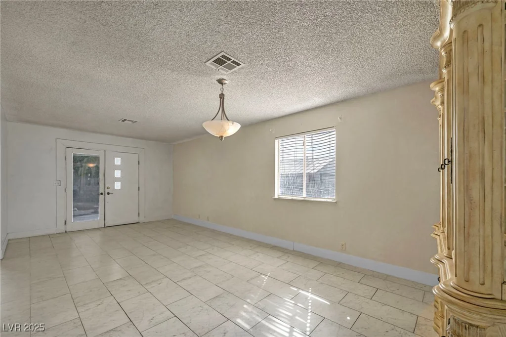 3975 Tillamook, Las Vegas, NV 89115