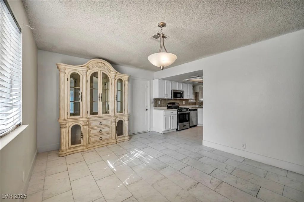 3975 Tillamook, Las Vegas, NV 89115