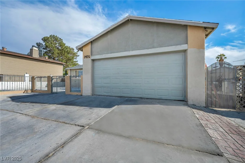 3975 Tillamook, Las Vegas, NV 89115