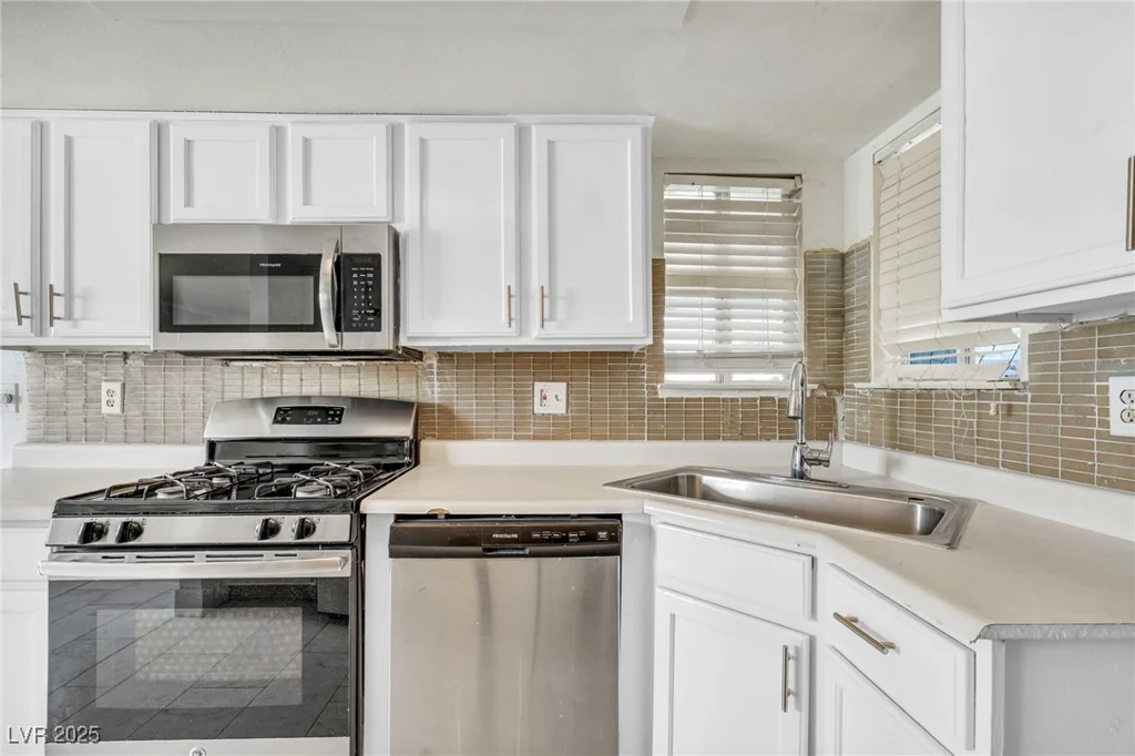 3975 Tillamook, Las Vegas, NV 89115