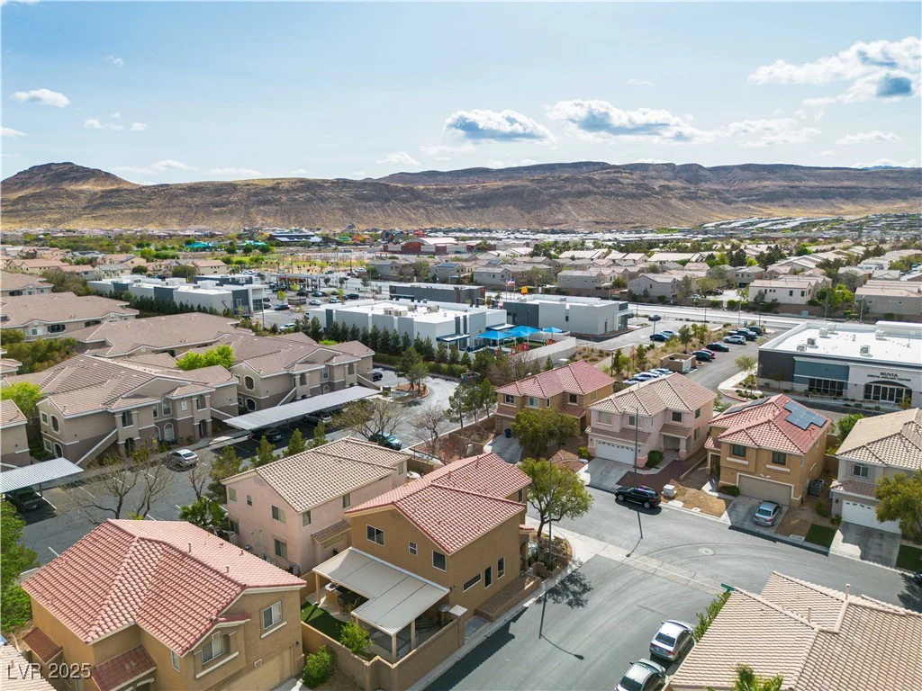 6790 Gold Yarrow, Las Vegas, NV 89148