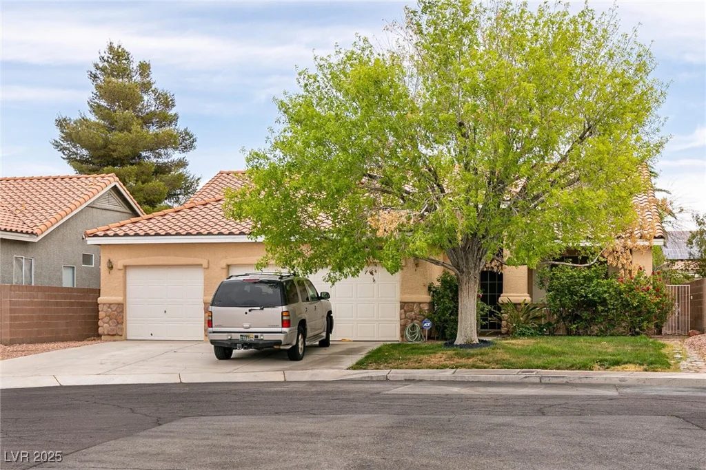 8880 Star Valley, Las Vegas, NV 89123