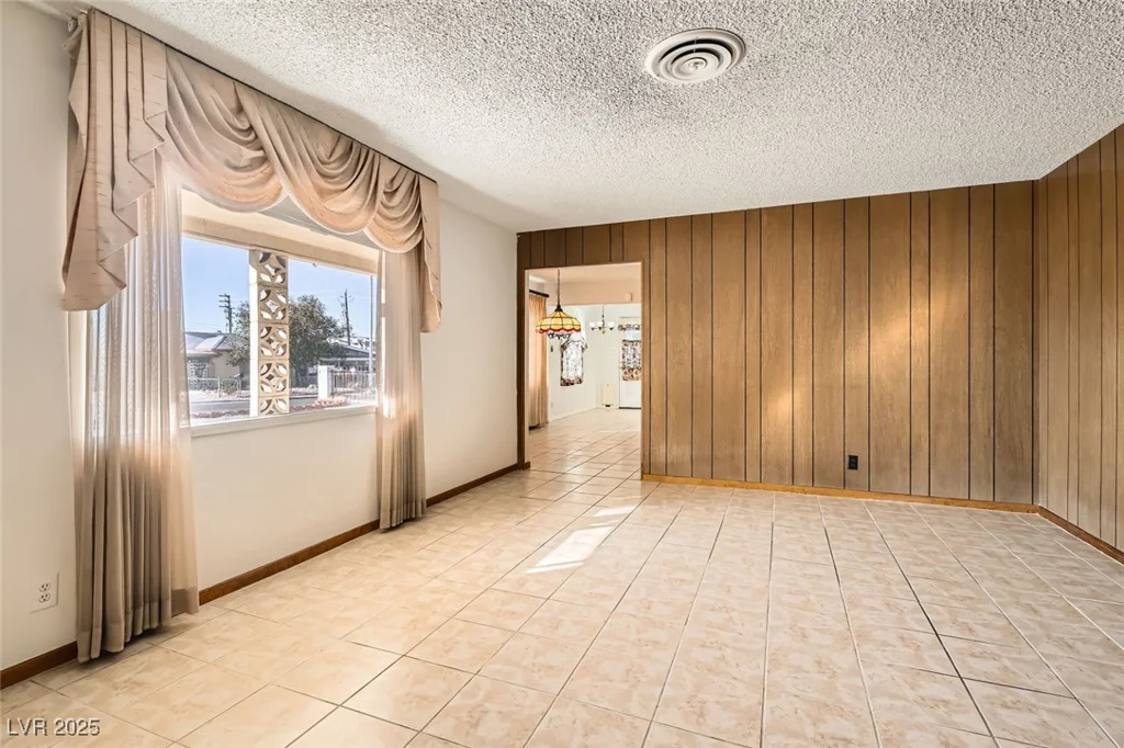 422 Ilmenite, Henderson, NV 89015