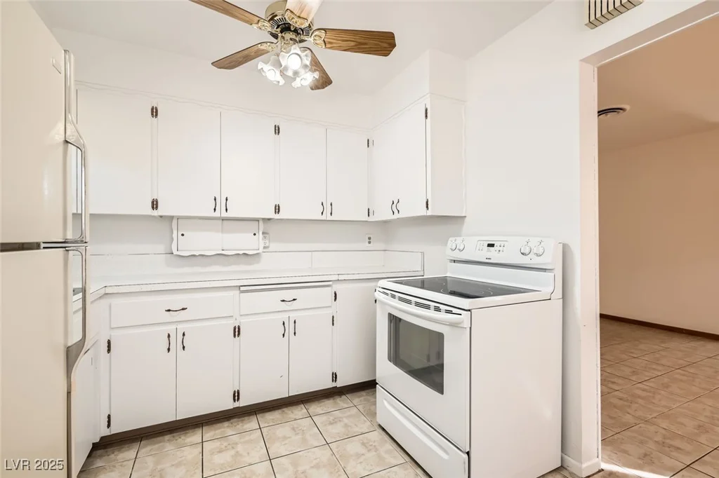 422 Ilmenite, Henderson, NV 89015