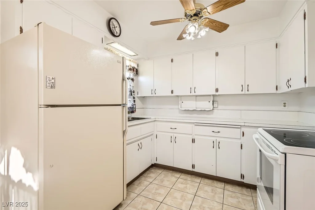 422 Ilmenite, Henderson, NV 89015