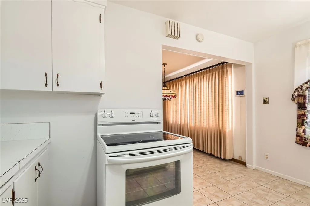 422 Ilmenite, Henderson, NV 89015