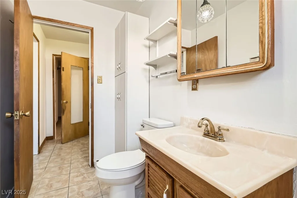 422 Ilmenite, Henderson, NV 89015