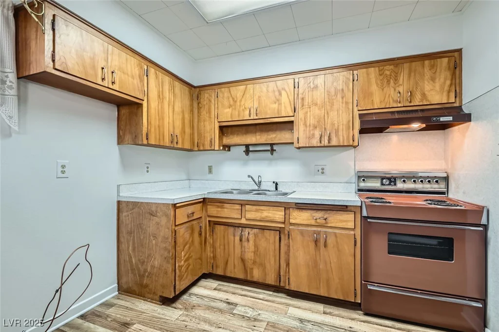 422 Ilmenite, Henderson, NV 89015