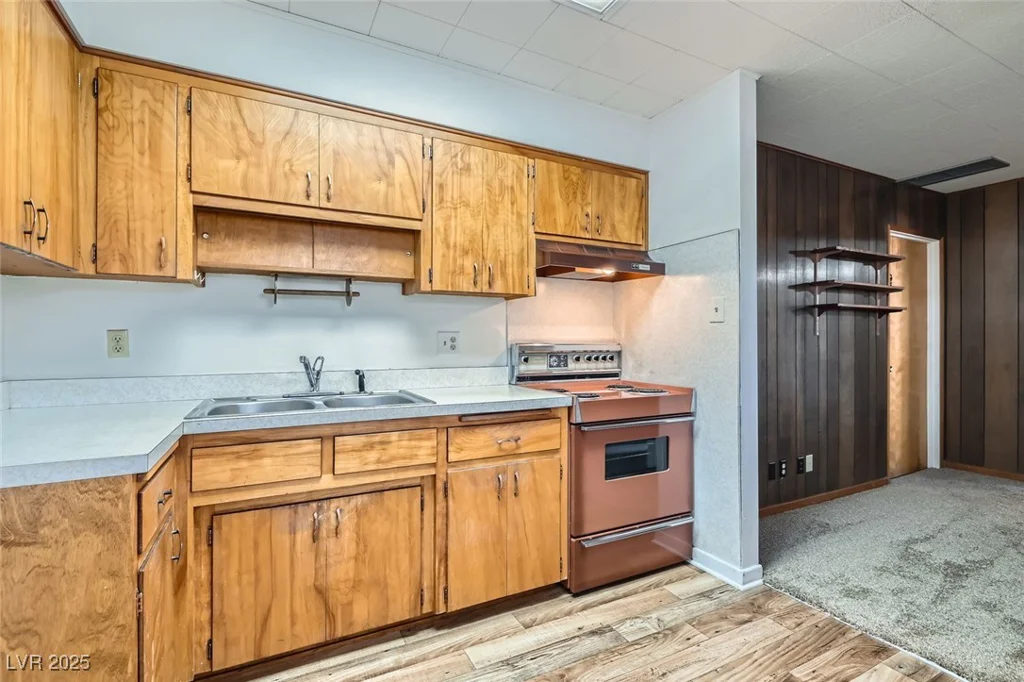 422 Ilmenite, Henderson, NV 89015