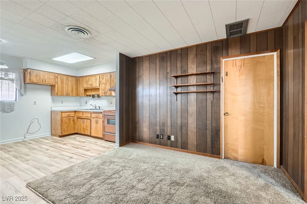 422 Ilmenite, Henderson, NV 89015
