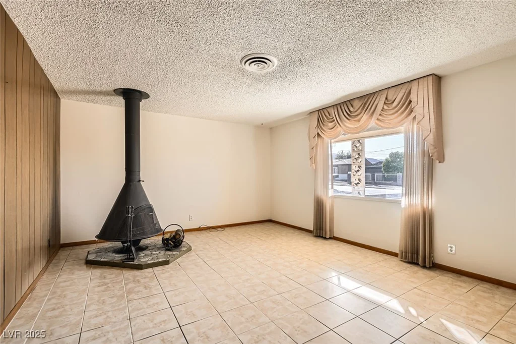422 Ilmenite, Henderson, NV 89015