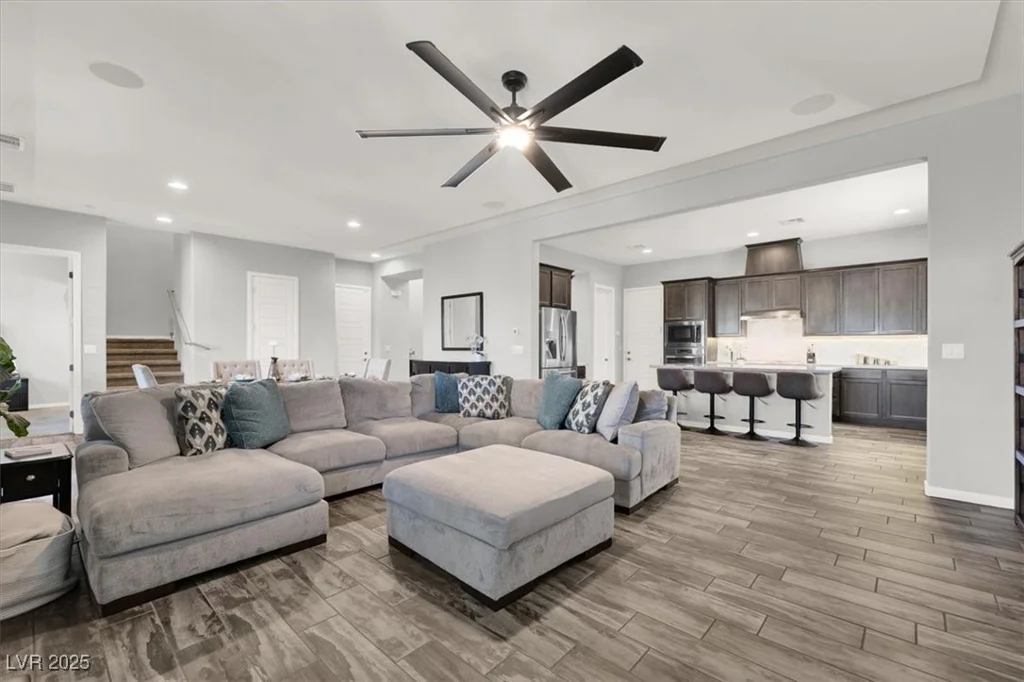 8245 Broad Branch, Las Vegas, NV 89113