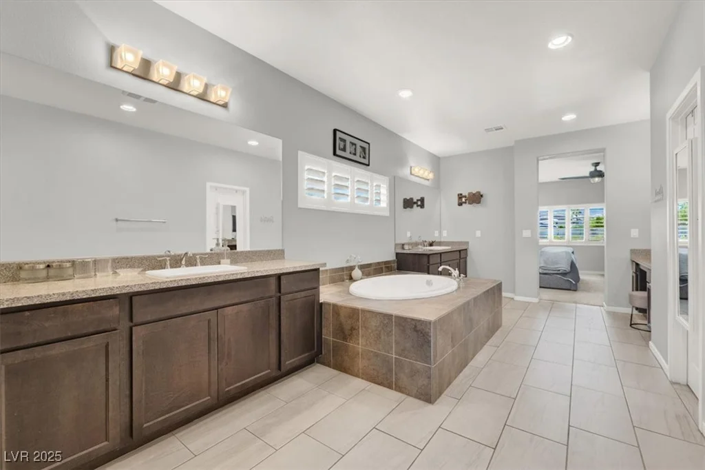8245 Broad Branch, Las Vegas, NV 89113