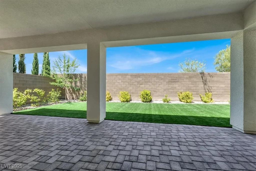 8245 Broad Branch, Las Vegas, NV 89113