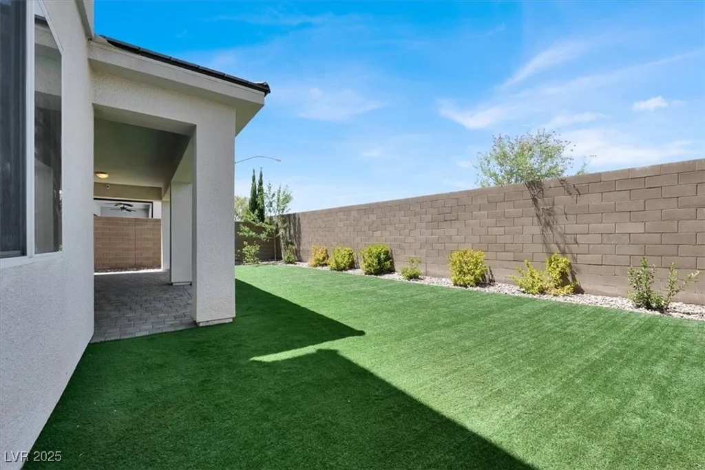 8245 Broad Branch, Las Vegas, NV 89113
