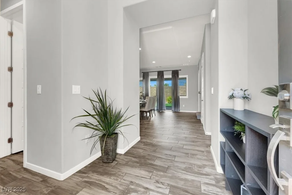8245 Broad Branch, Las Vegas, NV 89113