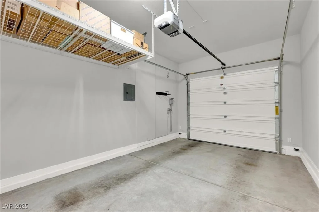 8245 Broad Branch, Las Vegas, NV 89113