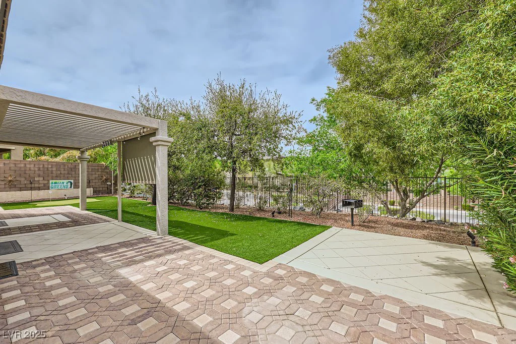 215 Sunset Shower, Henderson, NV 89012