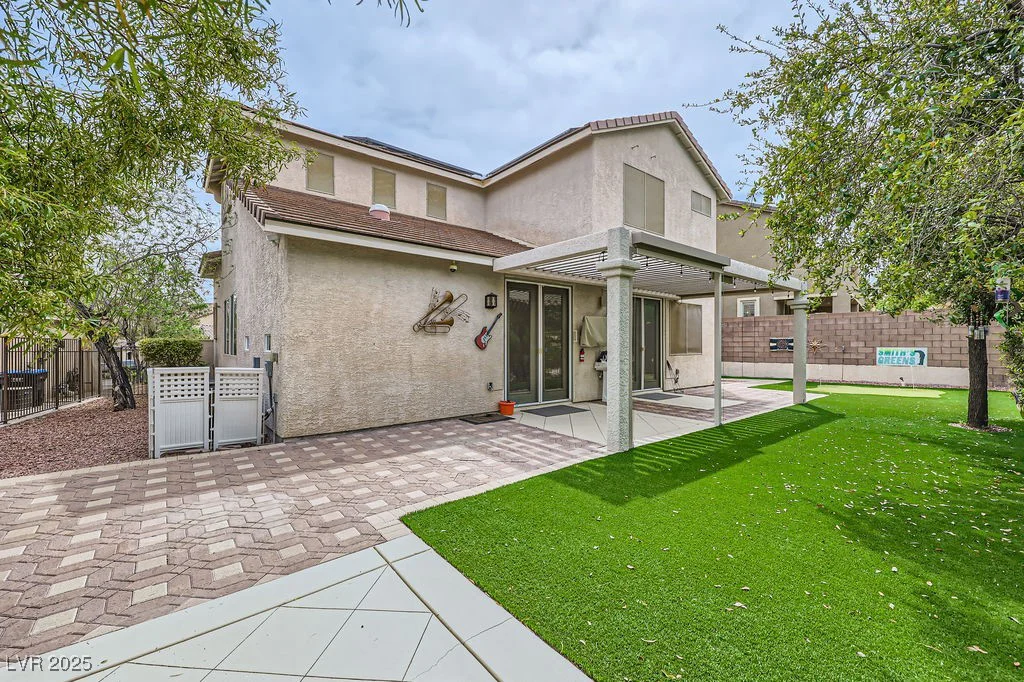 215 Sunset Shower, Henderson, NV 89012