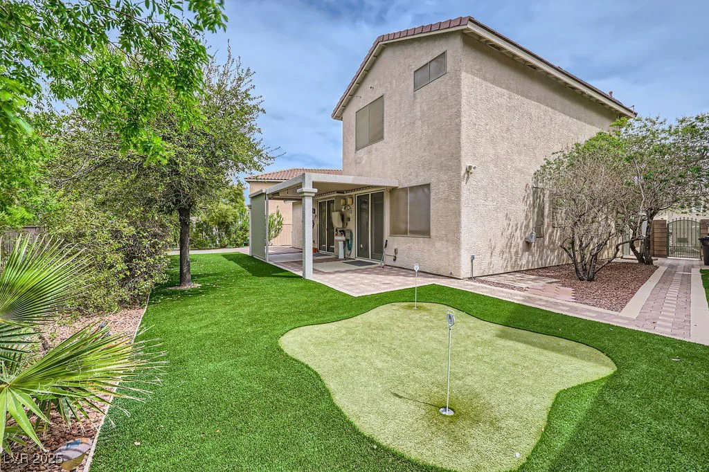 215 Sunset Shower, Henderson, NV 89012