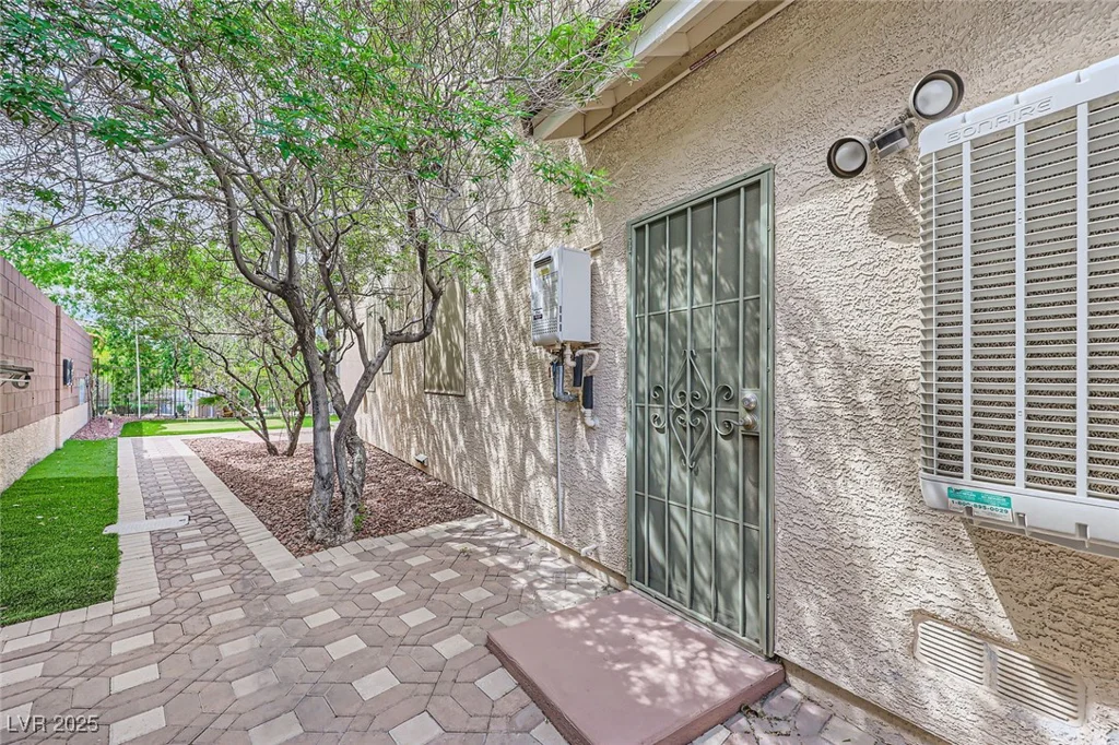 215 Sunset Shower, Henderson, NV 89012